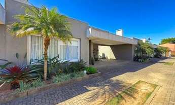 Imagem: Casa térrea em condomínio fechado com