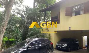 Imagem: Casa de alto padrão no Horto do Ypê