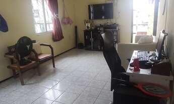 Imagem 2: Apartamento com 03 quartos, forrado, revestido e em ótimo estado de uso