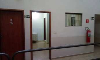 Imagem 2: Kitinets Quitenetes no centro de Ourinhos aluga, próximo ao terminal de ônibus, calçadão