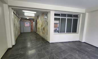 Imagem 2: Sobrado ao lado do metrô com 259m²