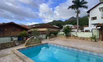 Imagem 2: Condomínio Vilarejo- Casa disponível para venda possui 495 metros quadrados com 4 quartos