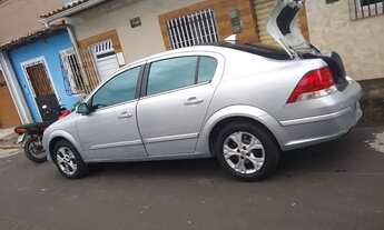 Imagem 2: Vectra Elegance 2010