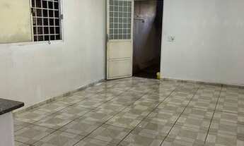 Imagem 2: Casa c/ 2 Quartos e garagem