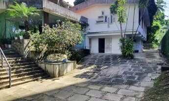 Imagem: Casarão na Avenida Dezessete de Agosto