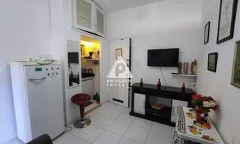 Imagem 3: Excelente conjugado em Laranjeiras. Dividido em quarto e sala. Entrar e mora