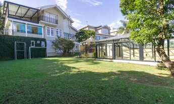 Imagem 2: Casa de condomínio para venda tem 852 metros quadrados com 6 quartos