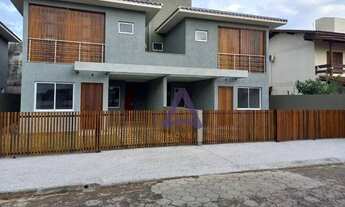 Imagem: Casas no Campeche próximas da praia sendo