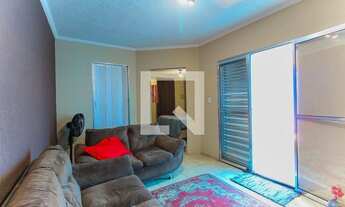 Imagem 2: Casa para Aluguel - Parque Dourado, 1 Quarto, 40 m2