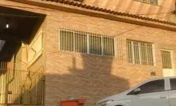 Imagem: São 4 casas de 3 e 2 quartos com garagem