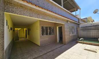 Imagem: Casa com piscina à venda no bairro Grande