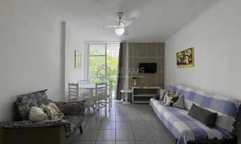 Imagem 2: Apartamento com varanda e vista mar na quadra-mar da Praia das Pitangueiras de 2 quartos