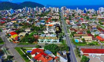 Imagem 2: Sobrado de Esquina com Suíte, Churrasqueira e Área Externa - 6 Vagas de Garagem