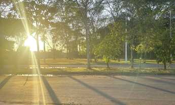 Imagem 4: Vendo Casa 2Q ao lado do Parque Atheneu, em frente a Praça