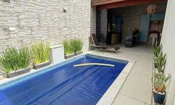 Imagem: Casa com piscina - ótima localização