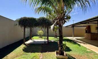 Imagem 7: CASA ELEGANTE COM SUÍTES E ESPAÇO GOURMET EM BAIRRO NOBRE