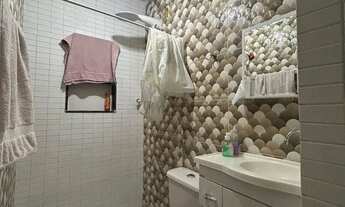 Imagem: Quarto mobiliado compartilhado com suíte