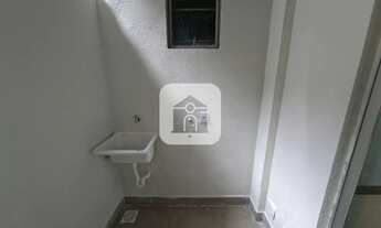 Imagem 4: Excelente casa estilo sobrado em ótima localização