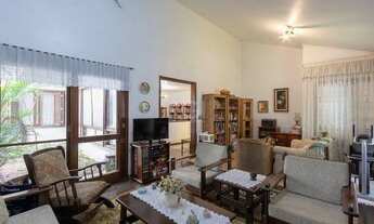 Imagem 5: Casa térrea com 3 dormitórios, lareira, churrasqueira, pátio no Cristal em Porto Alegre