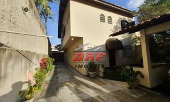 Imagem: Sobrado com 3 Suítes à venda, 204 m²