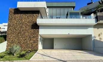 Imagem 2: Sobrado com 4 Quartos sendo 4 Suítes no Jaguary a venda, Urbanova