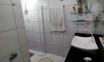 Imagem 6: Sobrado para venda possui 400 metros quadrados com 6 quartos