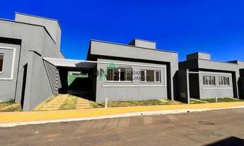 Imagem 2: Casa em Condomínio para Venda em Aparecida de Goiânia, Chácaras São Pedro, 3 dormitórios