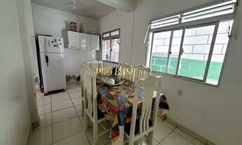 Imagem 5: Casa para venda possui 214 metros quadrados com 5 quartos em Barreiros - São José - SC