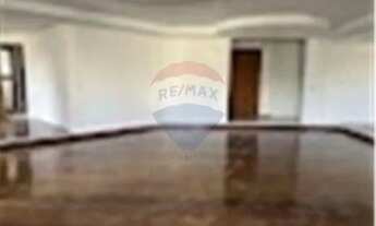 Imagem 7: Apartamento de 3 dormitórios, sendo 2 suítes, com sacada, em andar alto, com aquecimento a