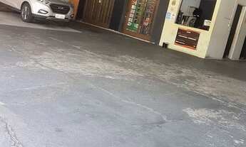 Imagem 2: Estacionamento Galpão / depósito com 5 vagas na garagem