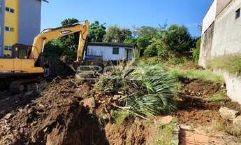 Imagem 3: Amplo terreno no CENTRO, já com projeto de casa APROVADO