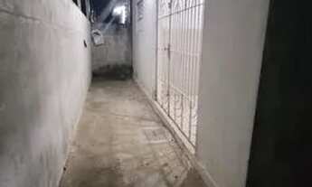 Imagem 4: Casa solta de esquina com garagem para dois carros