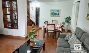 Imagem: Sobrado à venda com 5 quartos 264m²- Bosque