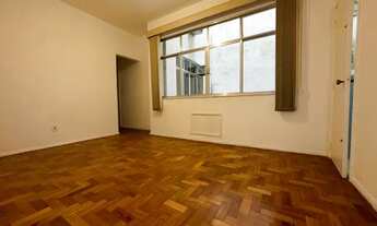 Imagem 3: 2 Quartos + Dep. de serviço + vaga/ 70 M2 na Rua Décio Villares, Bairro Peixoto- Copacab