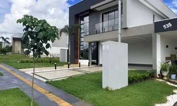 Imagem: Sobrado à venda sendo 4 Suítes de 230,00