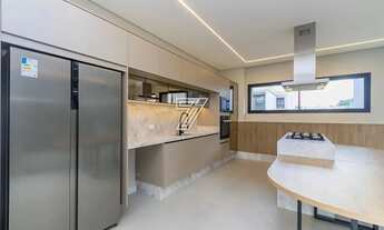 Imagem 7: Sobrado para venda com 294 metros quadrados com 3 quartos em Santo Inácio - Curitiba - PR