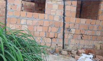 Imagem 6: Terreno com início de casa