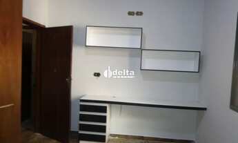 Imagem 7: Casa residencial com 8 quartos sendo 1 suíte disponível para venda no bairro Martins em Ub