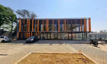 Imagem: Comercial Barragem do Lago Igapó