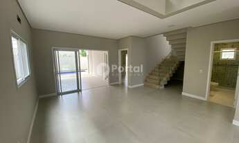 Imagem 2: Casa de condomínio sobrado para venda tem 277 metros quadrados com 4 quartos