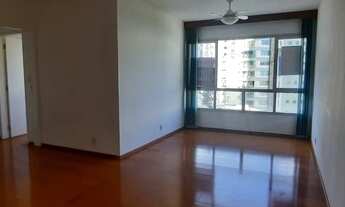 Imagem: Apartamento em frente a praça Benjamin