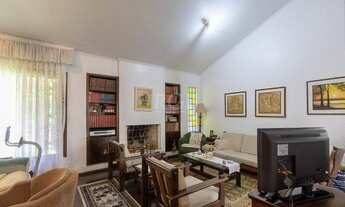 Imagem 7: Casa térrea com 3 dormitórios, lareira, churrasqueira, pátio no Cristal em Porto Alegre