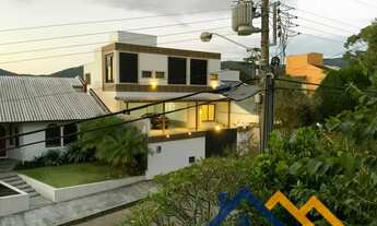Imagem: Casa à venda no bairro João Paulo - Florianópolis/SC