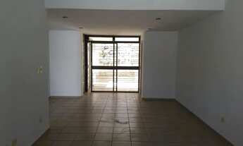 Imagem 6: Casa para venda possui 220 metros quadrados com 4 quartos em Setor Bela Vista - Goiânia