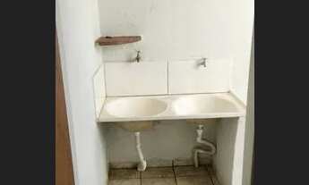 Imagem 3: Alugo casa de fundos : Bairro Custodio Pereira : Aluguel R$ 500,00