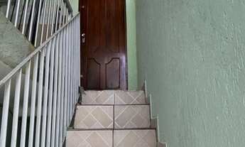 Imagem 1: Casa fundos dois cômodos, banheiro e espaço de lavanderia