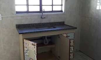 Imagem 5: Casa fundos - 1 dormitório, sala, cozinha e banheiro, sem garagem