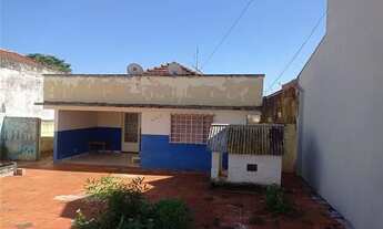 Imagem 4: Casa À venda no bairro Vila Giovanetti contendo: Sala Cozinha Dois dormitórios sendo u