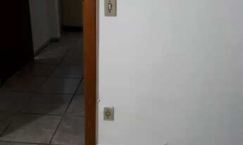 Imagem 3: Casa fundos - 1 dormitório, sala, cozinha e banheiro, sem garagem