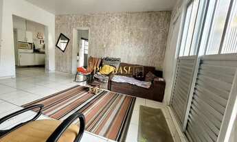 Imagem 4: Casa para venda possui 214 metros quadrados com 5 quartos em Barreiros - São José - SC